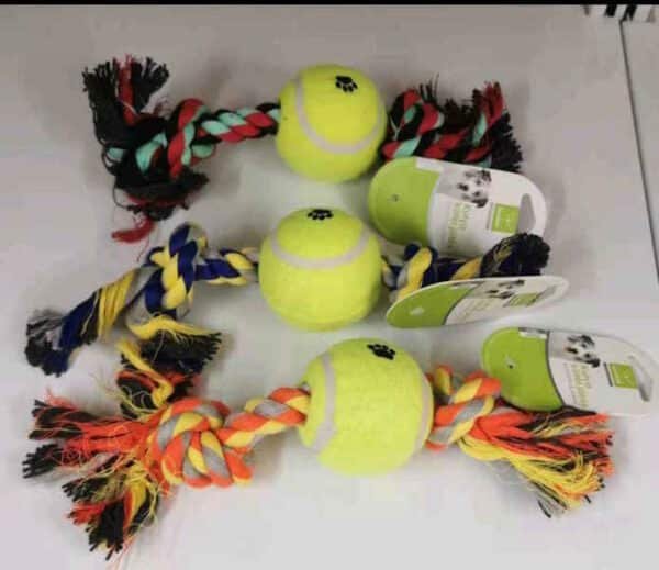 Double knotted rope tennis ball holder